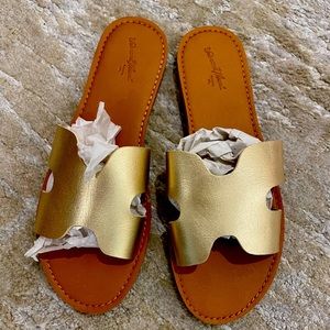 ‼️Faux leather GOLD METALLIC H cut out sandals‼️